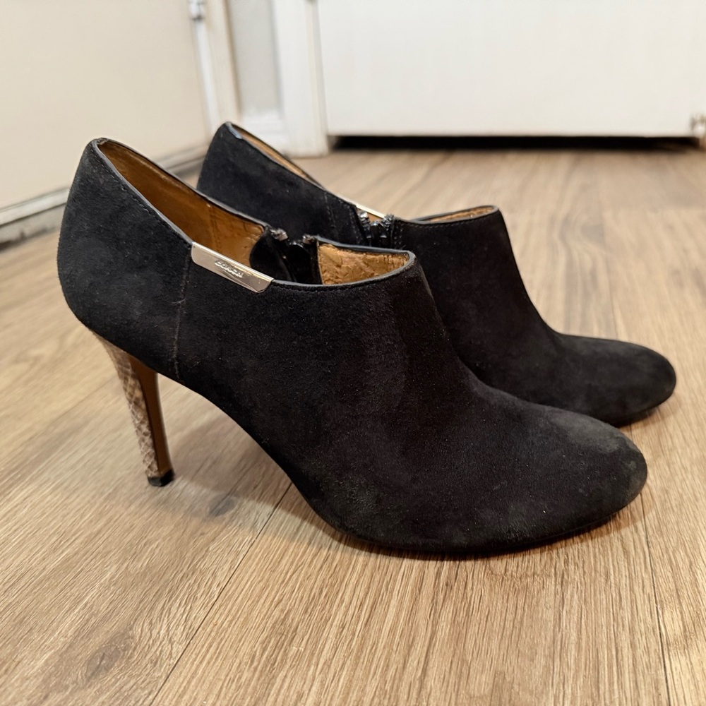 Coach Seneca Suede Elegant Black Women's Heels Size 8 B